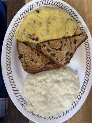 Fiesta Omelet w/grits n raisin toast