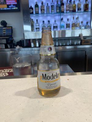 A nice cold modelo.