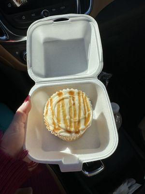 Caramel cheesecake cupcake