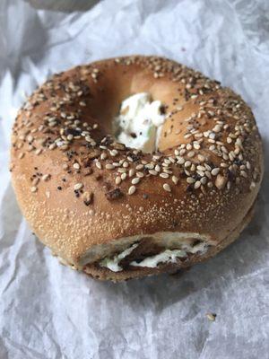 Everything bagel with scallion cc. Perfect NY bagel -crispy on the outside, chewy on the inside