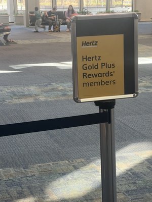 Hertz gold member line sign