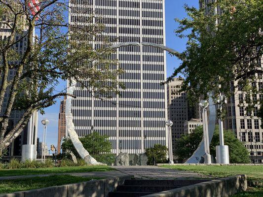 "Transcending" Detroit's monument to the labor movement