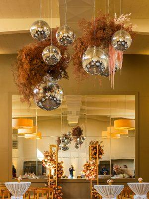 Stunning disco ball wedding display at The Hall at Fauntleroy
 Photo by Alante Photography (@alantephotography). Florals by Iris & Peony