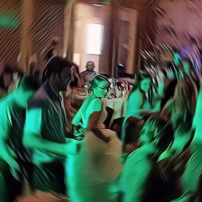 Another lively dance floor in Ste. Genevieve, MO