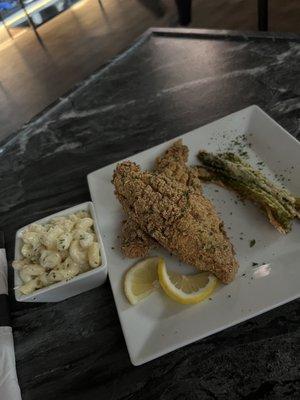 Fried catfish, truffle Mac n cheese and Parmesan asparagus was so good!!