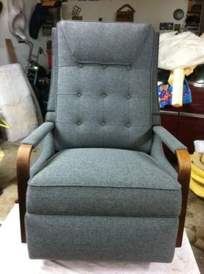 Harley's Upholstery 
https://www.facebook.com/harleysupholsteryandtrimshop
(360) 731-4349