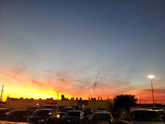 A beautiful sunset with 65 degrees in the Fiesta parking lot!