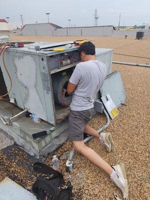 New blower motor for an old rooftop unit