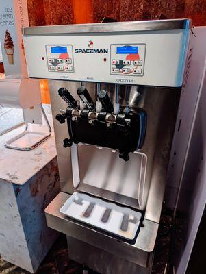 Soft Serve Ice Cream Machine