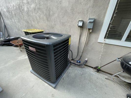 Condenser install 5 year warranty part and labor