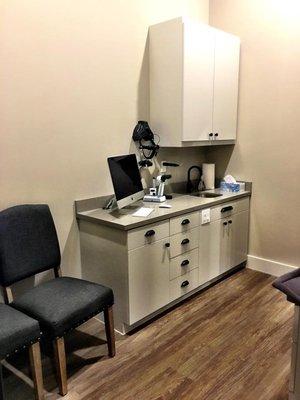 Veterinary Eye Institute Dallas Exam Room