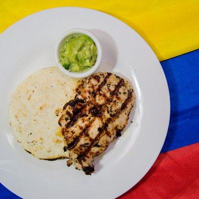 AREPA CON POLLO