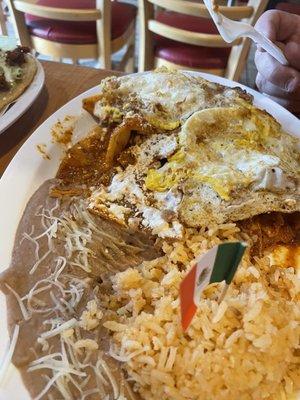 Green chilaquiles