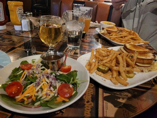 Salad and grilled cheese