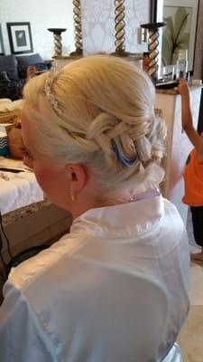 Coloring, extentions & wedding styling