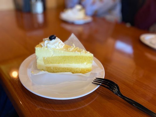 Limoncello Cake