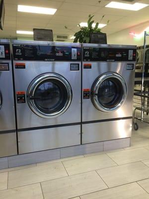 Cleanest laundry mat with shiny new machines!