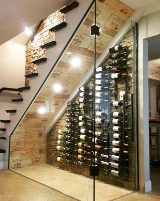 Frameless wine enclosure