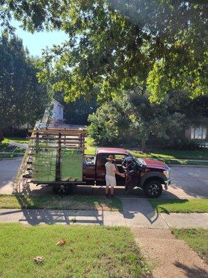 The PW crew called, 30 minutes, before they arrived. They were friendly and ready to get the window installation done.