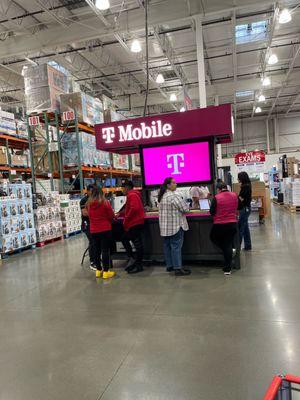 The T-Mobile Kiosk Costco Paxton in Pacoima! 818