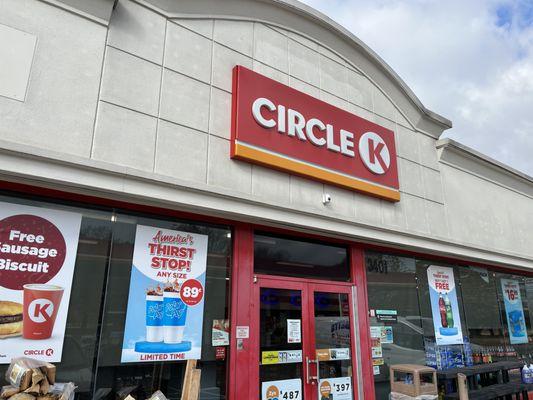 this is the front of this store at 3401 Memorial Blvd in Murfreesboro across from the Veterans Administration.