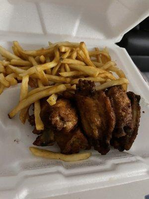 Wings with fries