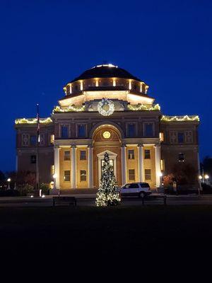 Atascadero City Hall decked out in holiday cheer.