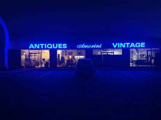 Amorini Antiques