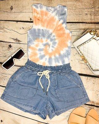 Tie dye bodysuit 
Denim shorts