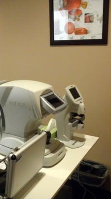 Our practice utilizes the latest technology to evaluate the health of your eyes.