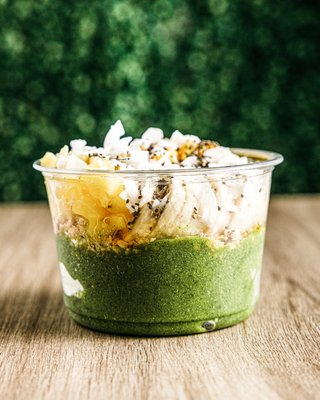 Kale'n It Bowl

Base: Kale Blend | Toppings: Granola, Banana, Pineapple, Mango, Coconut, Chia Seeds, Honey