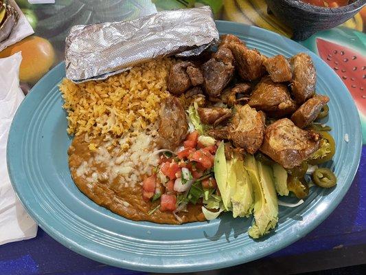 CantCarnitas with rice and beans