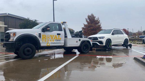 Call now for a roadside or towing service!