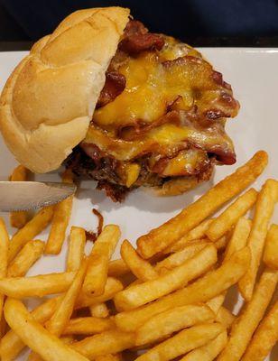 Bacon cheeseburger