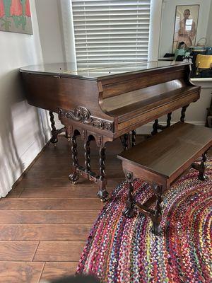 Piano baby grand