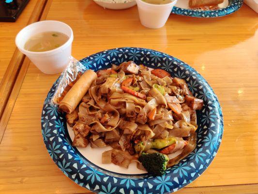 Pad see ew - comes with soup and a choice of spring roll or salad