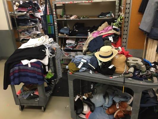 Old Navy looking messy today: 6/7/16. There was no attendant on duty, either.