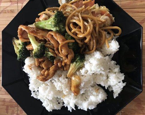 Chicken broccoli with lo mein