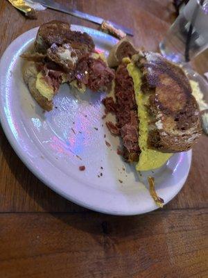 Egg sandwich on rye