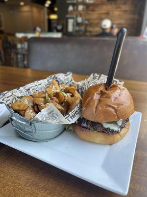 "Cali"-ente burger with sidewinder garlic fries