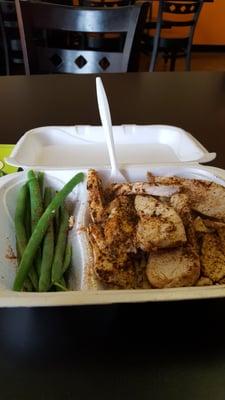 Blackened chicken with brown rice and green beans