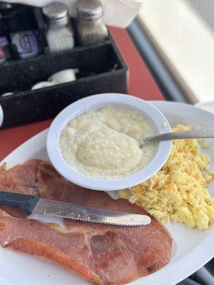 Grits, eggs and country ham