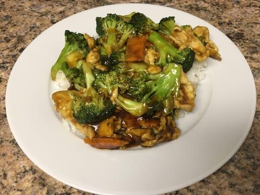 Chicken with broccoli - pint size