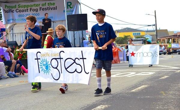 Here the Saturday morning parade begins at 10am.