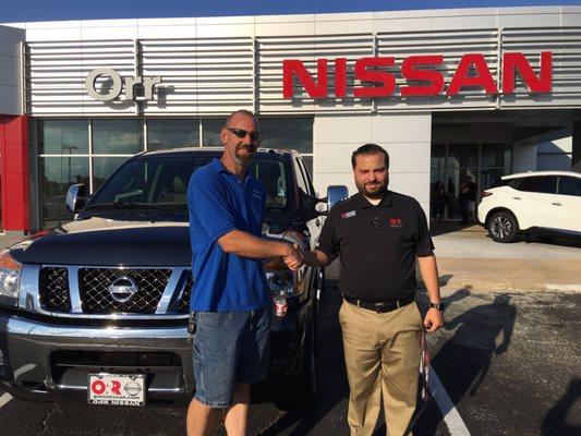 Mathews Nissan of Paris