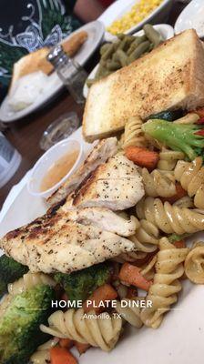 Pasta with grilled chicken and veggies