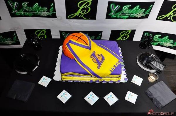 Lakers Cake