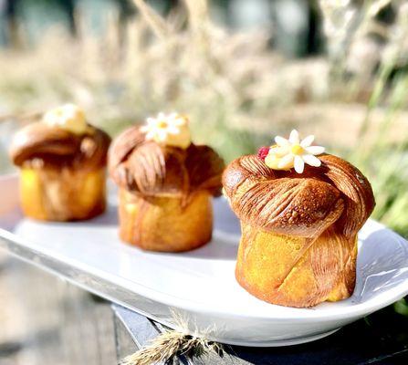 Croissant Rolls with passion fruit ganache, crispy passion fruit & raspberry , marguerite in Valrhona chocolate !