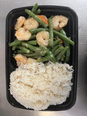 Shrimp with green beans