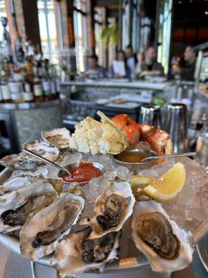 6 Chefs Choice $1.50 oysters and 6 $4.80 Kumamoto oysters, and half Dungeness crab.